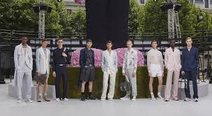 La parisienne ne sort jamais en total look, c'est une des règles de base. Discover The First Dior Homme Collection By Kim Jones Lvmh