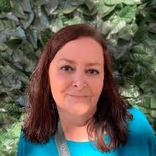 Elsa Walker's Instagram, Twitter & Facebook