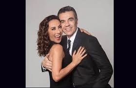 Luego de su participación en la telenovela baila conmigo y a un año de la publicación de su primera producción, mimí empieza a preparar su segundo álbum de estudio a finales de 1992. Consuelo Duval Revela Las Razones Por Las Que Salio De Televisa