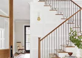 Whether grand and sweeping, rendered in wood, or a minimalist arrangment of metal and glass, the modern staircase is an example of literally elevated design. 17 Brilliant Ways To Style Your Staircase
