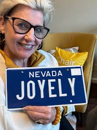 We LOVED hanging out at the Charleston Farmers Market with City Manager, Harrison  Chapman! 💛 Thank you to Tamara Jefferies, MA and Terha Watterson for  making this another epic Chair of Joy