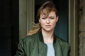 Diese frau denkt in allem, was sie tut, immer auch ihre mediale spiegelung mit. Lisa Wagner Sandra Rudorff Kunstleragentur Fur Schauspieler Regisseure Und Autoren