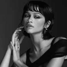 Jade Battle's Instagram, Twitter & Facebook