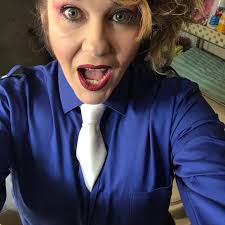 This costume is coming up under $10!! Whattttt!! 🎃🖤🔥