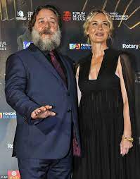 Look for the blue tick. Actor Russell Crowe Looks Almost Unrecognisable At Charity Screening Of Gladiator Express Digest