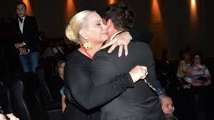 Este martes, carmen barbieri y fede bal pasaron por el living del programa de flor peña y allí la capocómica hizo una reveladora declaración sobre las infidelidades de su hijo y lo mandó al frente. Carmen Barbieri Aclaro Sus Dichos Que Responsabilizaban A Barbie Velez Del Cancer De Fede Bal