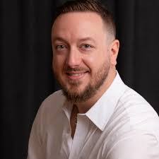 Chris Lussier's Instagram, Twitter & Facebook