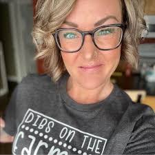 Kerri Helm's Instagram, Twitter & Facebook