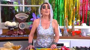 Sabia que existe uma hidratação caseira para cabelo muito danificado fácil de fazer com produtos ao seu alcance? Ana Maria Braga Surge De Cabelo Rosa E Azul E E Comparada A Lady Gaga Mais Voce Gshow