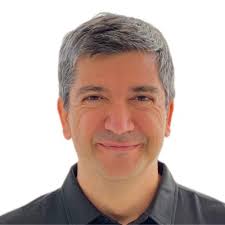 Auto giant makes a plea for more software engineers