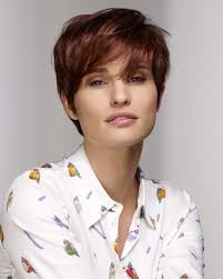 MA PERRUQUE INTIME 🧡] La perruque "Intime" offre une coupe courte  polyvalente avec une bordure invisible, vous permettant de coiffer vos  cheveux comme bon vous semble. Légère, confortable et douce, elle