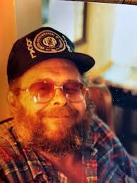 Scott Eckley's Instagram, Twitter & Facebook