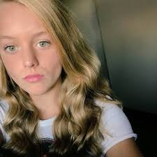 Avery Fulton (@averygfulton)