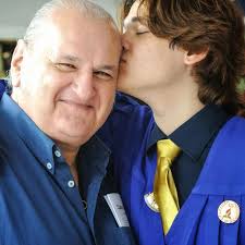 💥PARMIGIANA DI PANE💥 ❤️🤍Ingredienti per circa 6 porzioni: *Pane circa  600 g *500 ml olio di semi per friggere *2 bottiglie di passata di pomodoro  *1 cipolla *farina,sale,basilico,olio evo q.b. *80 parmigiano