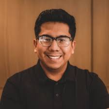 Adrian Martinez-De La Cruz (@AMartinezMedia)