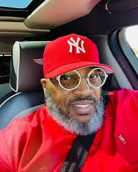 I'm route to the Classic at the Cotton Bowl with 2 of my 4 children (son  and daughter-in-love), but I gotta make a stop by the tailgate at the frat  house. No