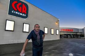 Film a l'affiche meilleur voir film streaming vf pas de telechargement plein 1080p qualité hd de film a l'affiche ici. Covid 19 Cinema L Action Symbolique Du Directeur Du Mega Cgr A Saint Saturnin Le Mans Maville Com