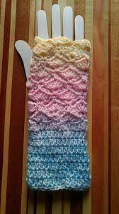 With just the single crochet stitch you can create a beautiful pair of fingerless crochet gloves. Ravelry Fantail Stitch Fingerless Gloves Pattern By Hooked By Robin