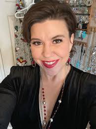 If you know, you know Christy Martin . 💜💛