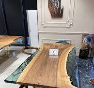 Mesa de comedor personalizada de nogal con borde natural y ...