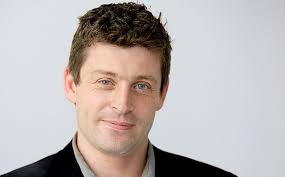 إن مشكلة الشعر الخفيف والمتساقط مشكلة تجعل من يعاني منها يشعر بالخوف والقلق، وقد يكون تساقط الشعر لأسباب متعددة مثل أنماط الحياة غير. Ù‚ØµØ§Øª Ø´Ø¹Ø± Ù„Ù„ÙˆØ¬Ù‡ Ø§Ù„Ù†Ø­ÙŠÙ Rajil