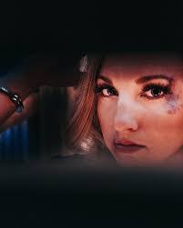 Nikki Rush's Instagram, Twitter & Facebook