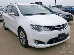 2018 chrysler pacifica hybrid shows off solid carplay integration with uconnect infotainment system. Chrysler Pacifica Hybrid Limited 2018 White 3 6l 6 Vin 2c4rc1n71jr105292 Free Car History