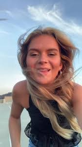 Ashlee Howell's Instagram, Twitter & Facebook