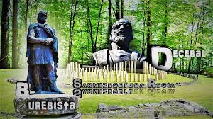 Are un domeniu forestier de 5400 de hectare. Pin Su Statui De Daci