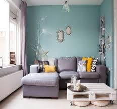 Plus de 20 couleurs canons pour le repeindre une peinture grise rehaussée par du bleu et du rose pour mon salon découvrez plus de 20 coloris canons et sélectionnez la peinture qui dynamisera votre salon. Peinture Salon 10 Couleurs Tendances A Adopter En 2021