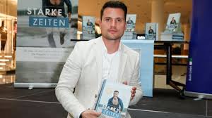 Für rocco stark und angelina heger ist es ein absoluter schock: Uwe Ochsenknecht So War Der West Ost Kontakt In Mauerzeiten Stern De