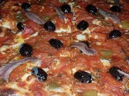 29339 Pizza A L Algerienne Facile A Realiser بيتزا جزائرية بي سلصة لذيذة جدا Youtube Pizza Food Pepperoni Pizza