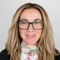 Lenora Kaplan's Instagram, Twitter & Facebook