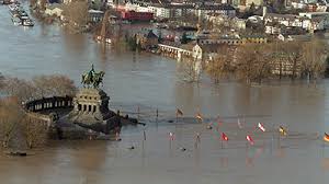 Wegen ihrer vielen farblich und künstlerisch ausgestalteten altstadthäuser nennt sich linz selbst auch die bunte stadt am rhein. Evakuierungen Und Sachschaden Weihnachtshochwasser Am Rhein Wetternews Wetteronline