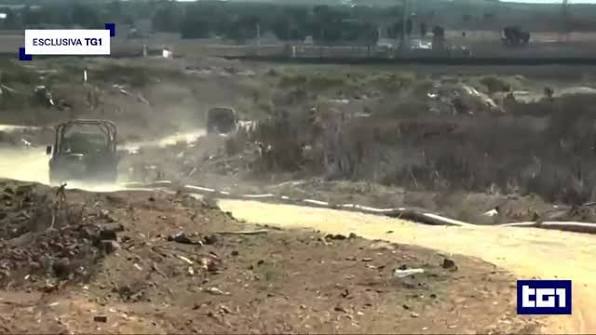 Nelle viscere di #Gaza: il Tg1 con i militari dell�Idf in un tunnel usato  da #Hamas nel centro della Striscia: nei cunicoli armi ed esplosivo., #Tg1  Giovan Battista Brunori | Tg1 | Facebook