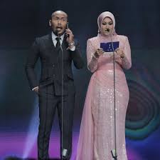 306 hits senarai pemenang abpbh 2019 telah diumumkan sepenuhnya secara rasmi di tv3 malam ahad baru ini kehangatan acara tersebut yang diadakan setiap tahun pasti dirasai oleh para peminat dan artis kegemeran mereka pada tahun 2019 anugerah bintang. Mira Filzah Dinobat Bintang Paling Popular Abpbh 32