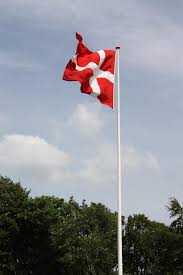 Danmark flagga danmark flagga i 160gr marinpolyester, den danska flaggan är ca 75 cm. Danska Flaggan Dannebrog Flagga Danska Danmark Himmel Rod Vit Korsa Pikist