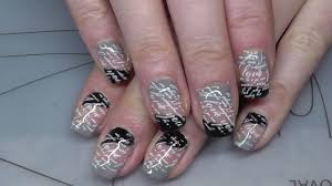 2 Farbiges Nageldesign Mit Stamping In 2020 Nageldesign Farbig Design