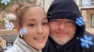 Shawn Brewer's Instagram, Twitter & Facebook