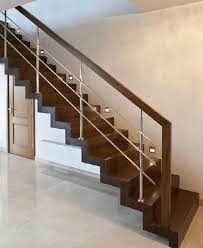 Balustrada Laczona Ze Stali Nierdzewnej I Pochwytem Z Drewna Amazaque Home Stairs Design Stairs Design Modern Staircase Design