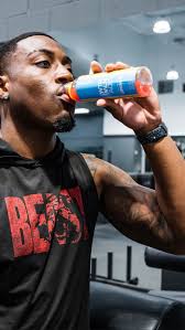 take it from one of our @brooksrunning stars ⭐️ @quinton.patterson send  this to your athlete friends who want to make some money and join the  community we have here at 98Strong 🧡 #