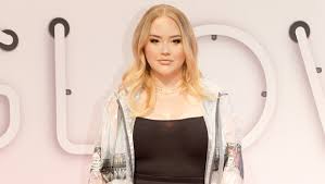 Nikkietutorials has been living her as if this interview couldn't get any better, ellen made a $10,000 donation to the trevor project, a. Nikkietutorials 5 Things To Know About The Youtube Star Who Has Come Out As Transgender Binge Post