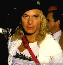 David Lee Roth's second ever solo concert tour, and is the only tour to  have featured the line-up of Roth, Steve Vai, Matt Bissonette, Gregg  Bissonette, and Brett Tuggle. 🎤🔥