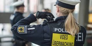 Geben die beschäftigten das zahngold nicht an ihren arbeitgeber ab, sind sie zu schadenersatz verpflichtet, urteilte am donnerstag, 21. Filmen Von Polizeieinsatzen Hier Gibt Es Nichts Zu Sehen Taz De