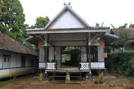 Biasanya rumah ini memiliki teras di depan dan belakang rumah. Mengintip 5 Desain Rumah Adat Jawa Barat