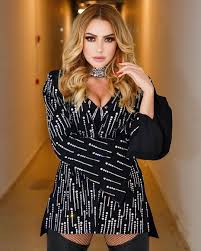 hadise fan account hadise algul dobavil a foto v svoj akkaunt instagram afetsin acikgoz hadise 27 07 20 moda stilleri unlulerin tarzlari unluler