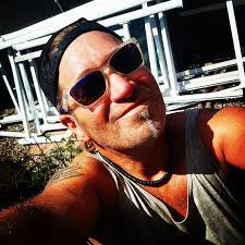 Curtis Roth (@surferboycurt) • Instagram photos and videos