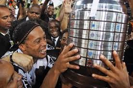 Ronaldinho: "I was 48 hours from joining Man United... and then Sandro  Rosell called"