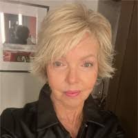 Barbara Valenti's Instagram, Twitter & Facebook