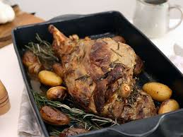 Gigot D Agneau A L Ail Et Au Romarin Recette En 2020 Recette Gigot Agneau Gigot Agneau Recettes De Cuisine